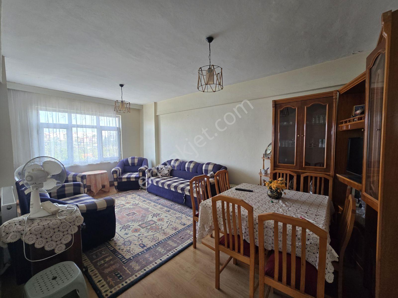 Feribot İskelesine Yakın Satılık 2+1 — fotoğraf 3