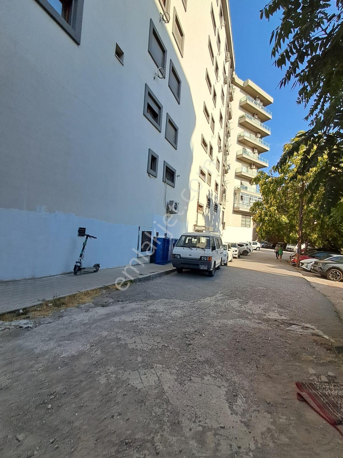 91 Karsıyaka Dedebaşında 1+1 Satılık Daire — fotoğraf 12