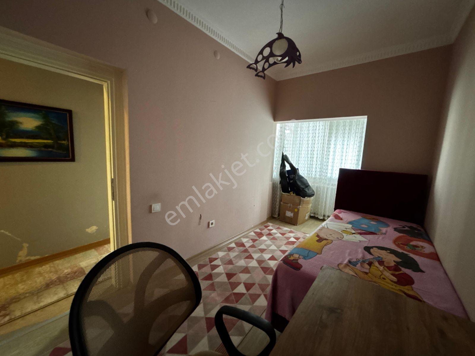 41 Karşıyaka Sahilde Denize Çok Yakın 3+1 Satılık Daire — fotoğraf 12
