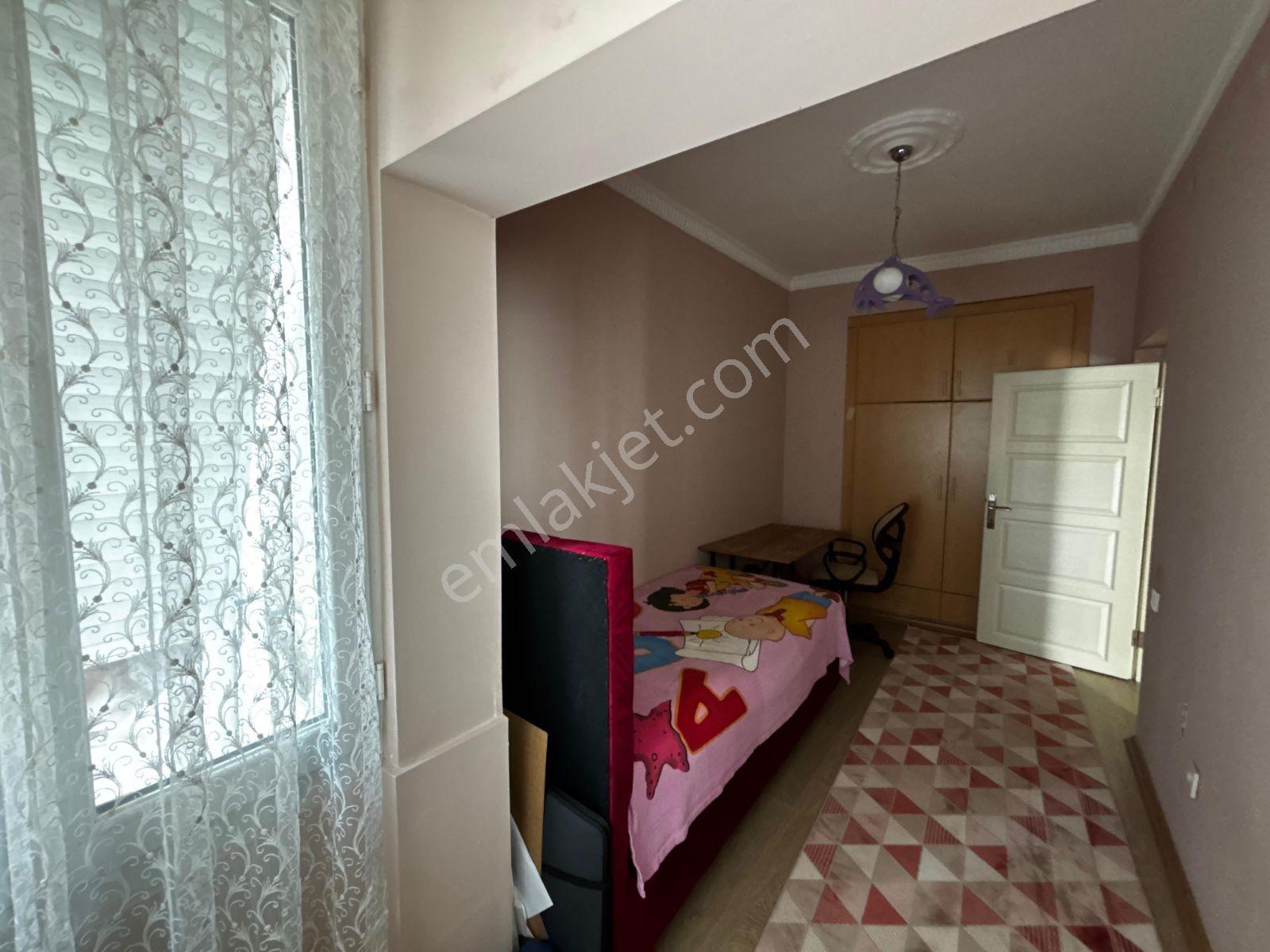 41 Karşıyaka Sahilde Denize Çok Yakın 3+1 Satılık Daire — fotoğraf 17