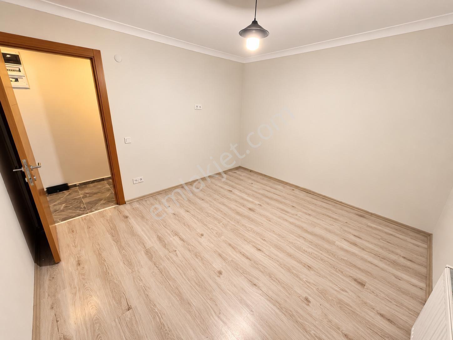 İdealtepe'de Sahil Ve Marmaraya 5 Dk Emsalsiz Geniş Teraslı 2+1 — fotoğraf 13