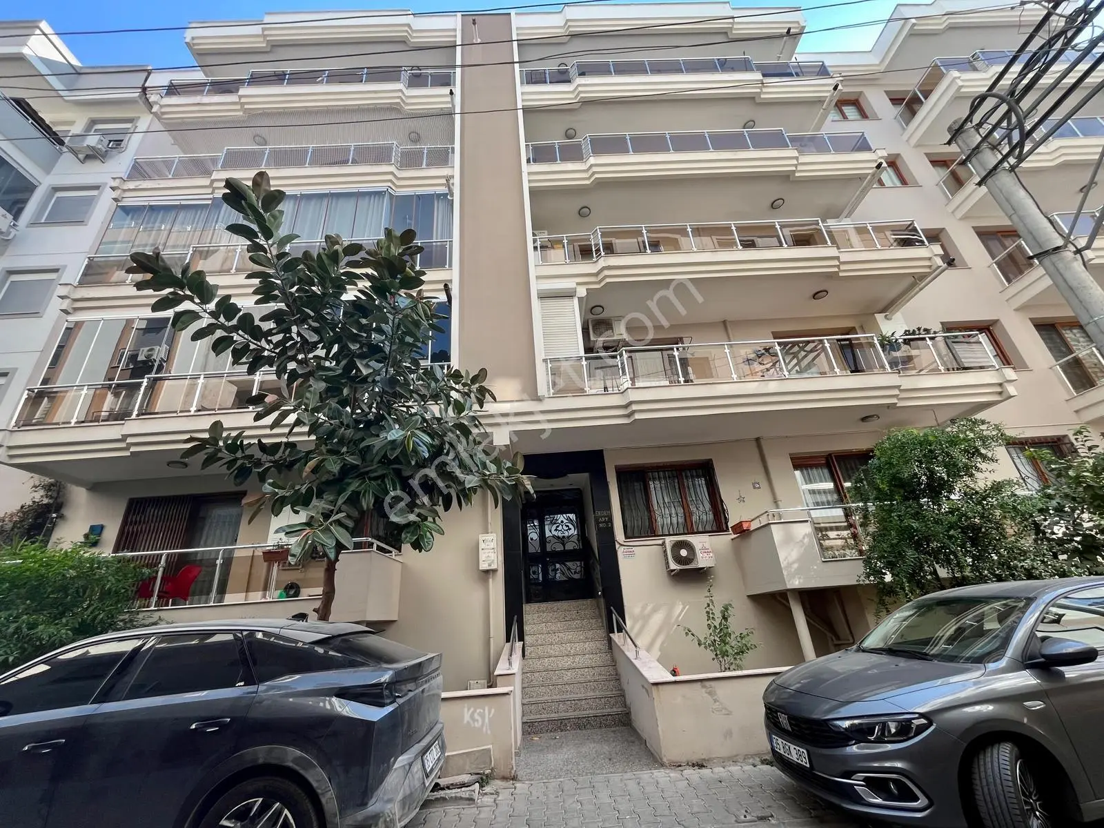 40 Dedebaşı 125 M² 3 Cepheli Satılık Daire