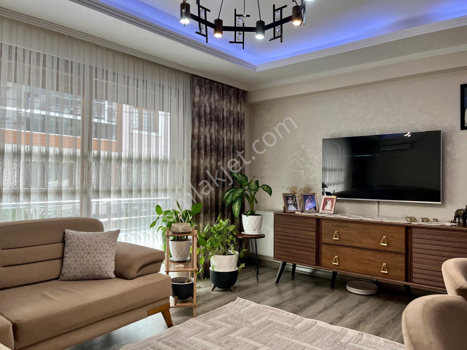 40 Dedebaşı 125 M² 3 Cepheli Satılık Daire — fotoğraf 7