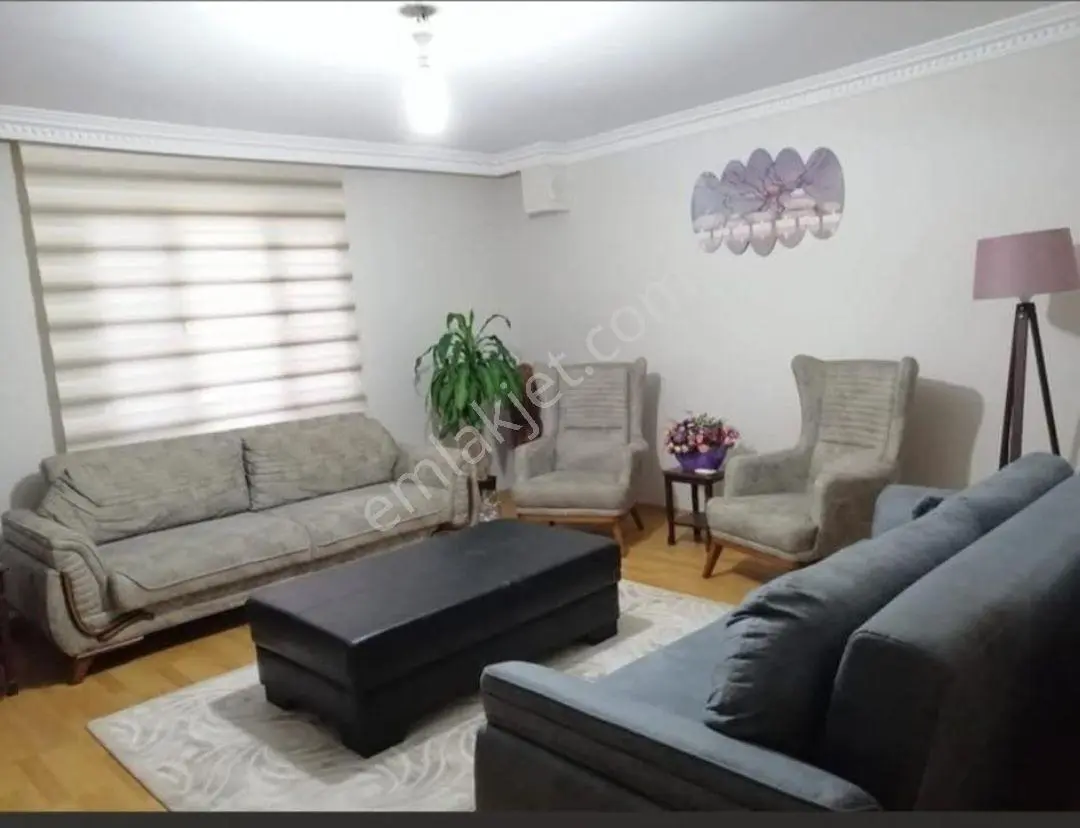 Kuşadası Merkezde 2+1 85m2 Kapalı Mutfak Full Eşyalı Satılık Daire — fotoğraf 3
