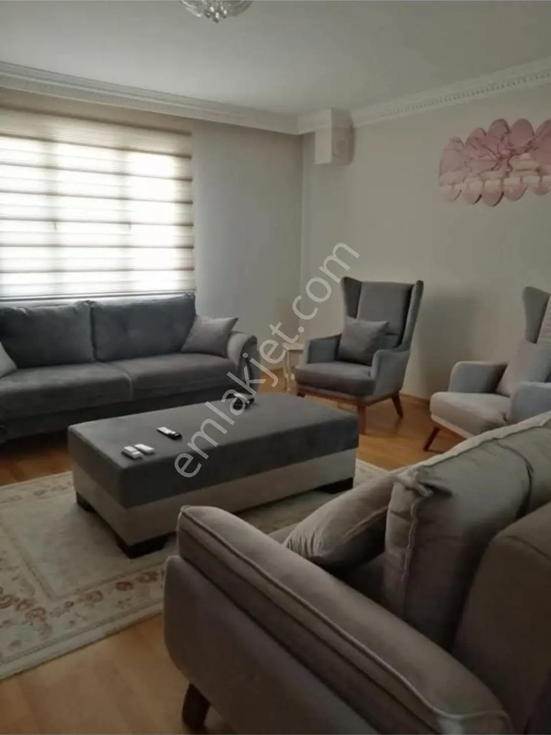 Kuşadası Merkezde 2+1 85m2 Kapalı Mutfak Full Eşyalı Satılık Daire — fotoğraf 4