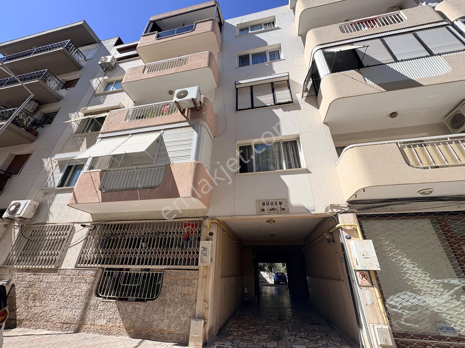 93 Karşıyaka Aksoyda Otoparklı,geniş Çift Cepheli Satılık Daire — fotoğraf 7