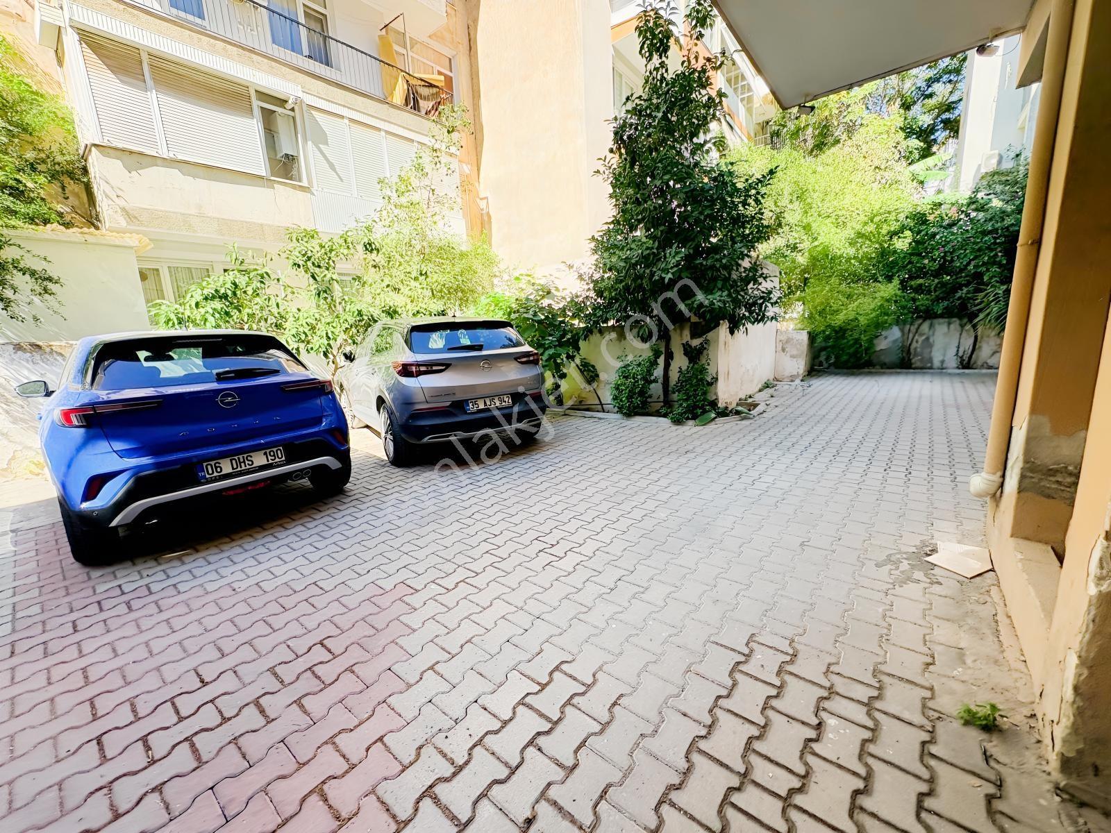 93 Karşıyaka Aksoyda Otoparklı,geniş Çift Cepheli Satılık Daire — fotoğraf 27