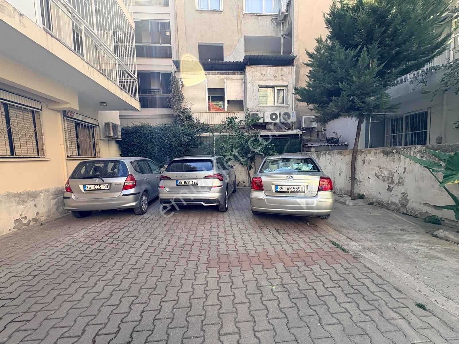 93 Karşıyaka Aksoyda Otoparklı,geniş Çift Cepheli Satılık Daire — fotoğraf 29