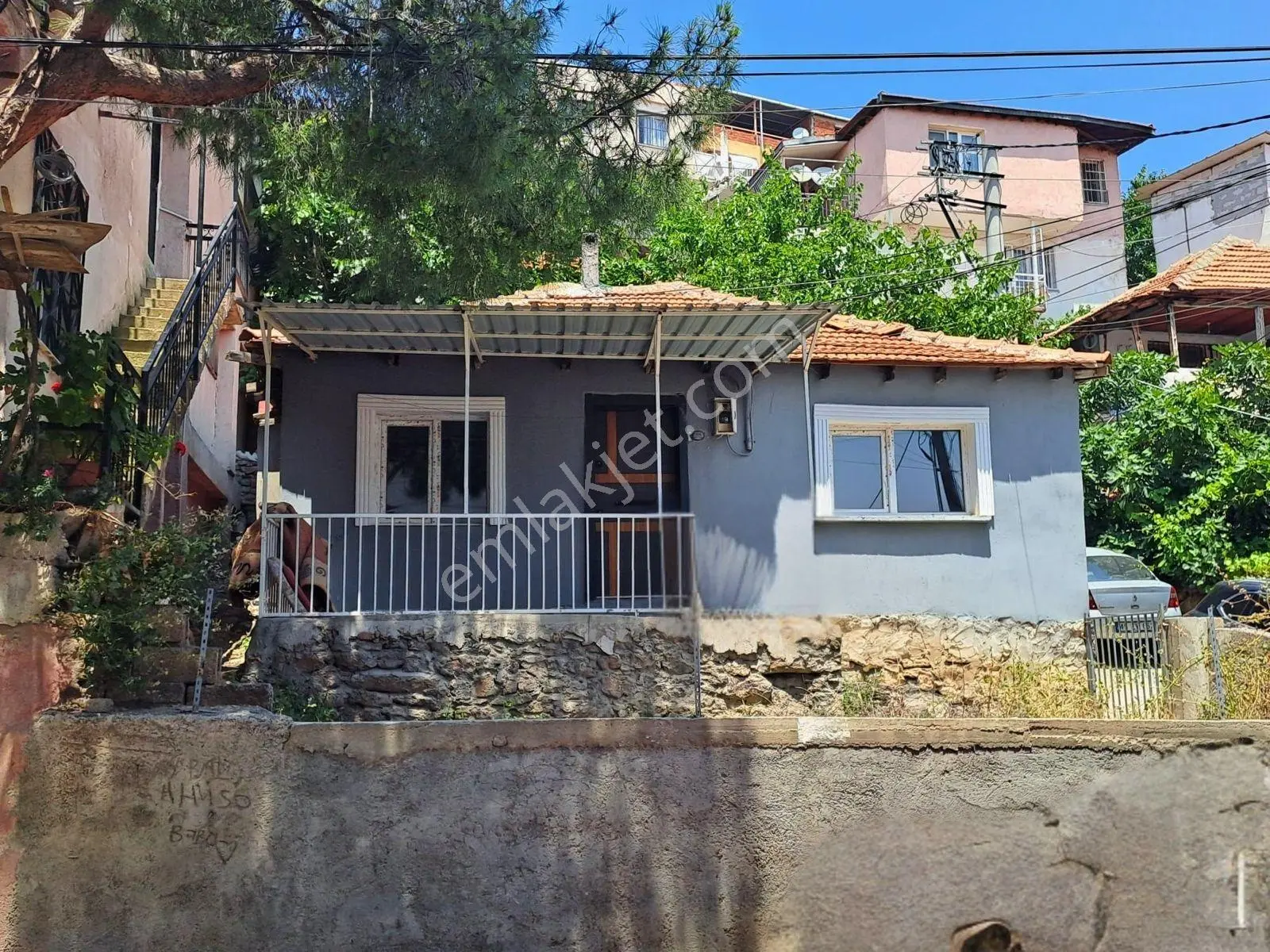 70 Bayraklı Erenler Mahallesı'Nde Satılık Müstakıl Ev