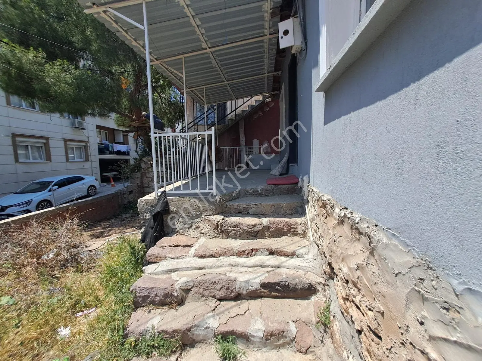 70 Bayraklı Erenler Mahallesı'nde Satılık Müstakıl Ev — fotoğraf 2