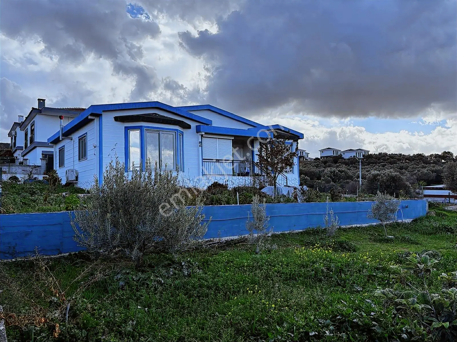 18 Foça Gerenköyde Geniş Bahçeli, Önü Açık, Müstakil Villa