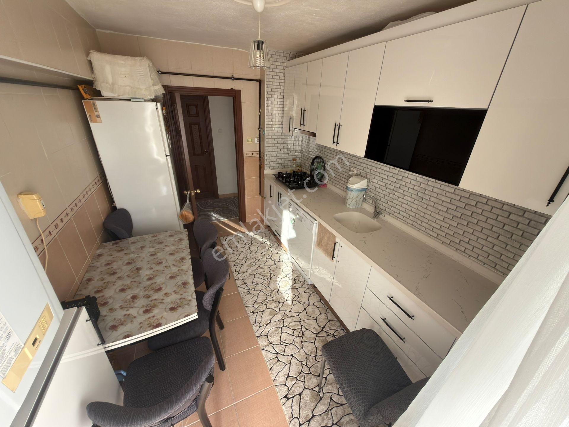 Sincan Tandoğan Mah Salon Bağımsız 13 Yıllık Ön Cephe Kredi Limitsiz 3+1 — fotoğraf 4