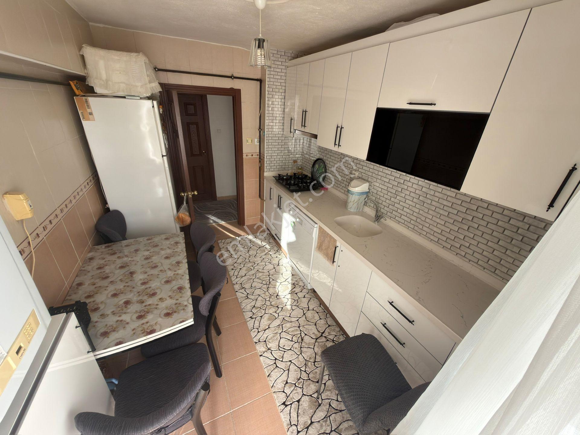 Sincan Tandoğan Mah Salon Bağımsız 13 Yıllık Ön Cephe Kredi Limitsiz 3+1 — fotoğraf 5
