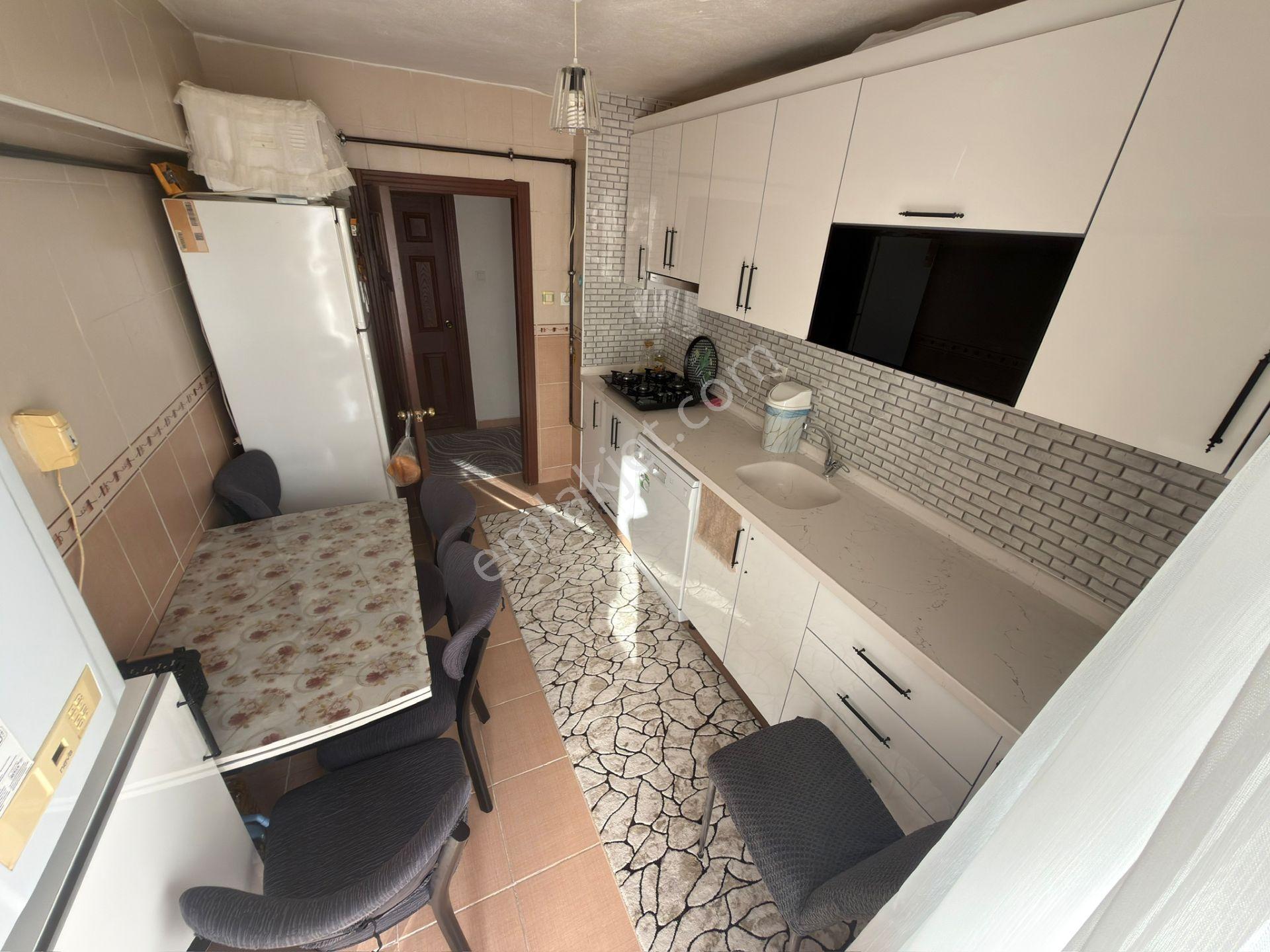 Sincan Tandoğan Mah Salon Bağımsız 13 Yıllık Ön Cephe Kredi Limitsiz 3+1 — fotoğraf 6