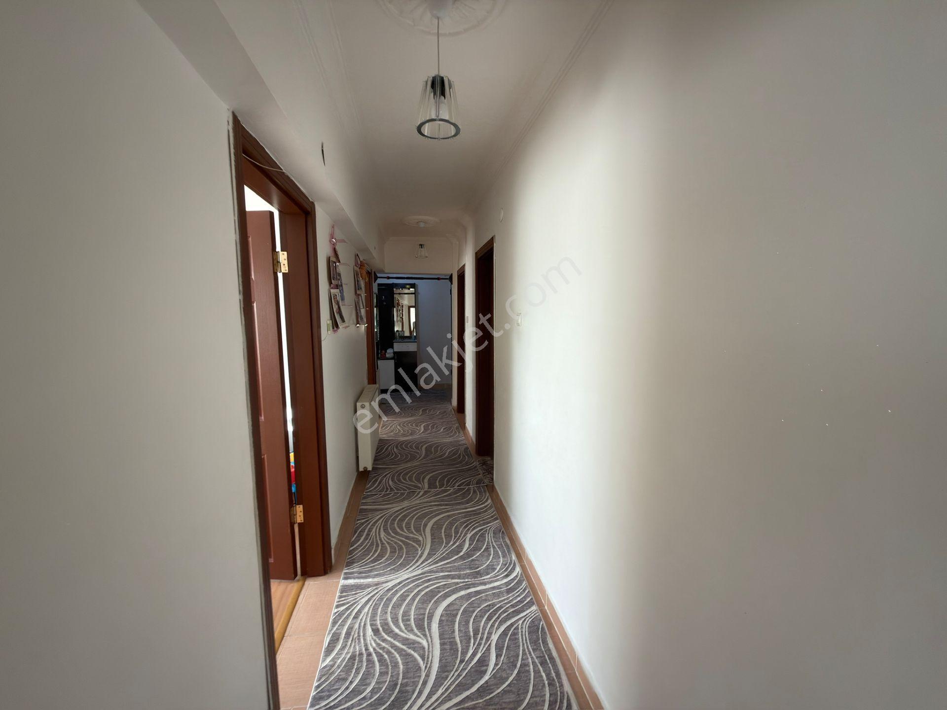 Sincan Tandoğan Mah Salon Bağımsız 13 Yıllık Ön Cephe Kredi Limitsiz 3+1 — fotoğraf 17