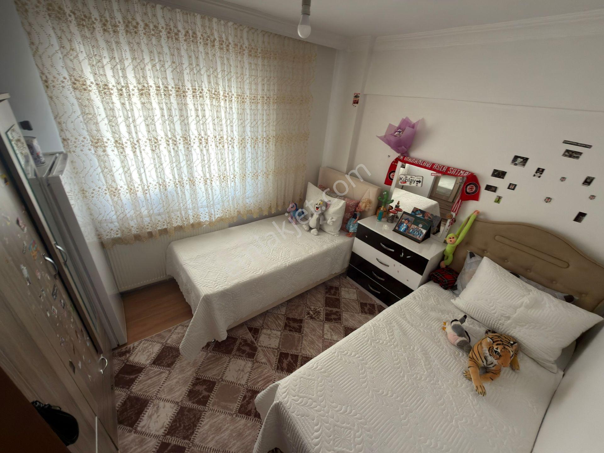 Sincan Tandoğan Mah Salon Bağımsız 13 Yıllık Ön Cephe Kredi Limitsiz 3+1 — fotoğraf 31