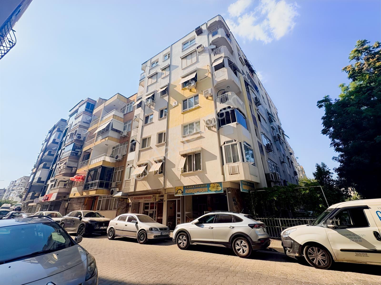 83 Karşıyaka Bahçelıevler'de Asansörlü Otoparklı Satılık Daıre — fotoğraf 32