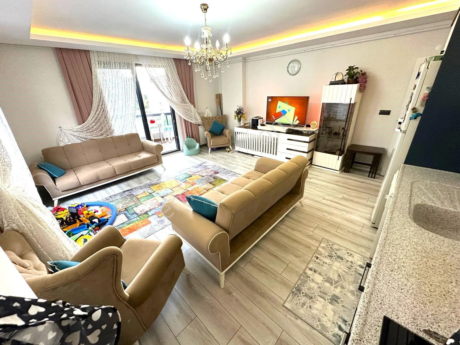 𝄞melodi'den Altınkum Merkez'de Denize 300mt Balkonu Mutfaklı Arakat Ön Cephe Yeni 2+1 Daire — fotoğraf 10