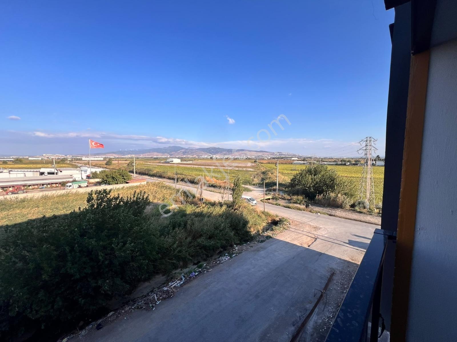 Menemen Seyrekte Geniş, Ferah Ve Kullanışlı Satılık 1+1 Daire! — fotoğraf 8