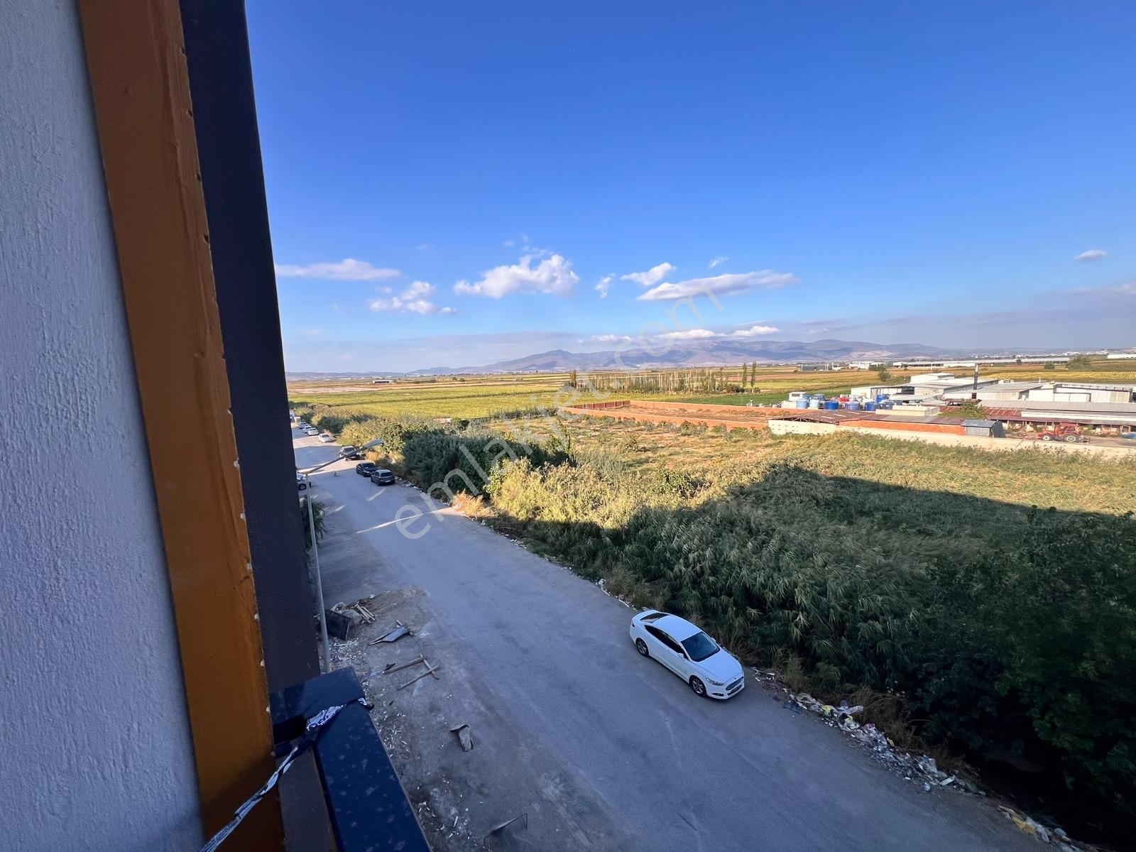 Menemen Seyrekte Geniş, Ferah Ve Kullanışlı Satılık 1+1 Daire! — fotoğraf 9