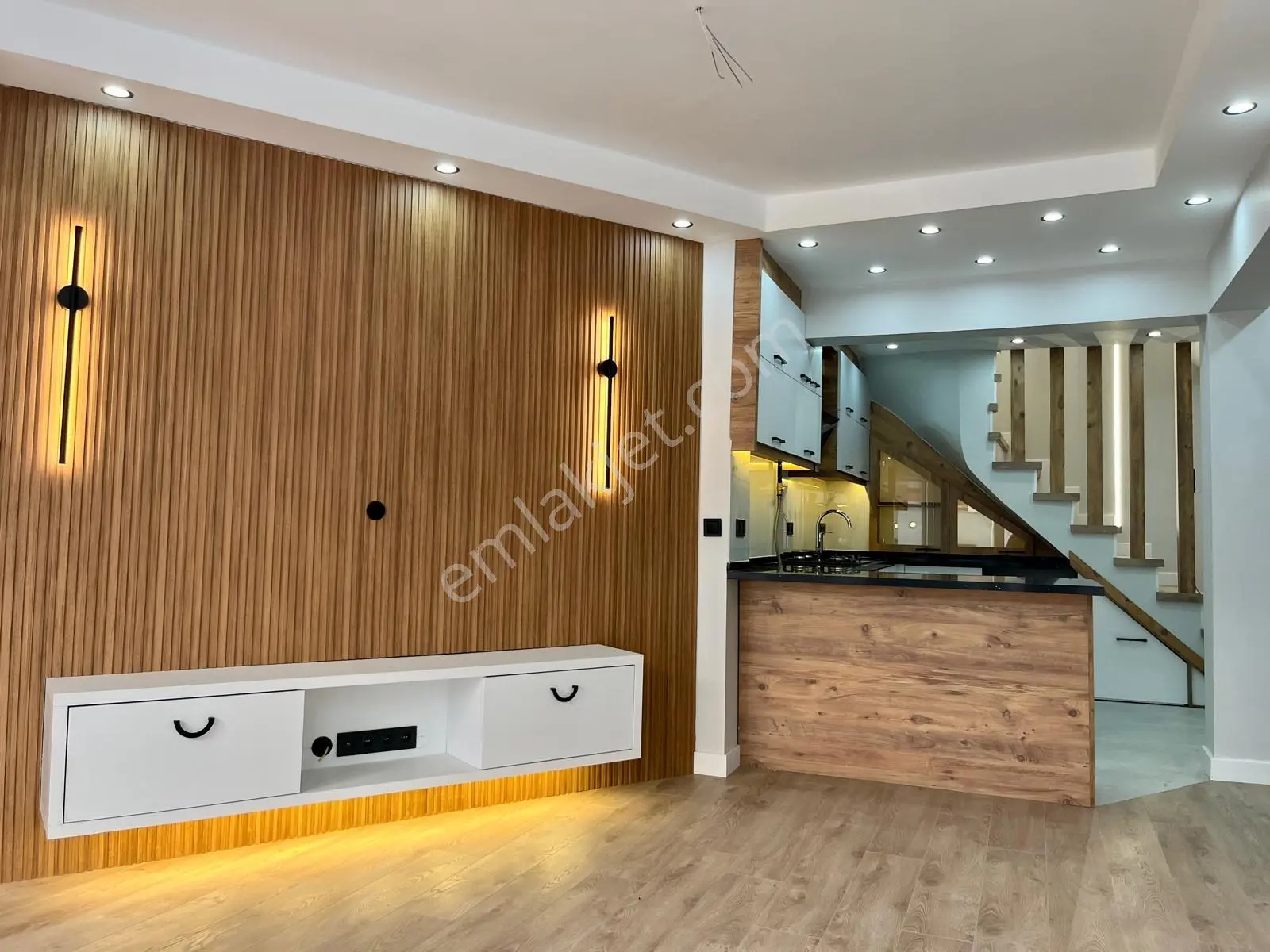 38 Karşıyaka Donanmacı Bahçelı, Komple Tadılatlı 3,5+1 Dubleks — fotoğraf 2