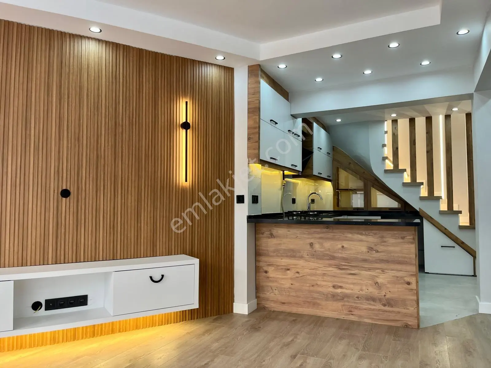 38 Karşıyaka Donanmacı Bahçelı, Komple Tadılatlı 3,5+1 Dubleks — fotoğraf 3