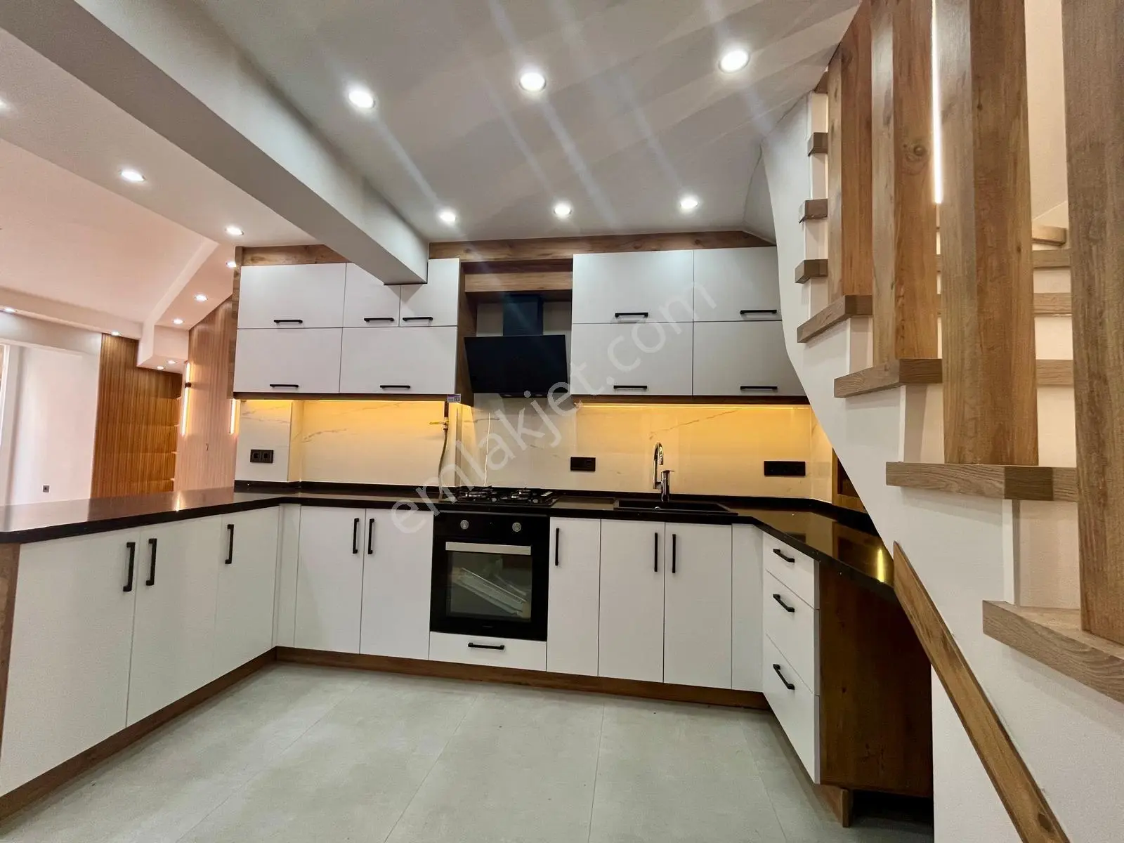 38 Karşıyaka Donanmacı Bahçelı, Komple Tadılatlı 3,5+1 Dubleks — fotoğraf 5