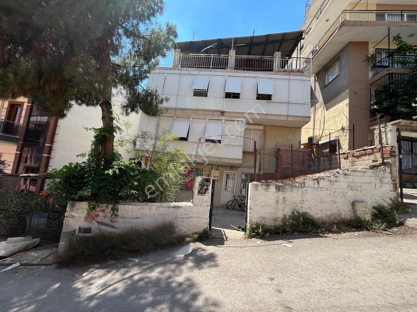 31 İzmir Bayraklı Emek Mah. Deniz Manzaralı Komple Satılık Bina