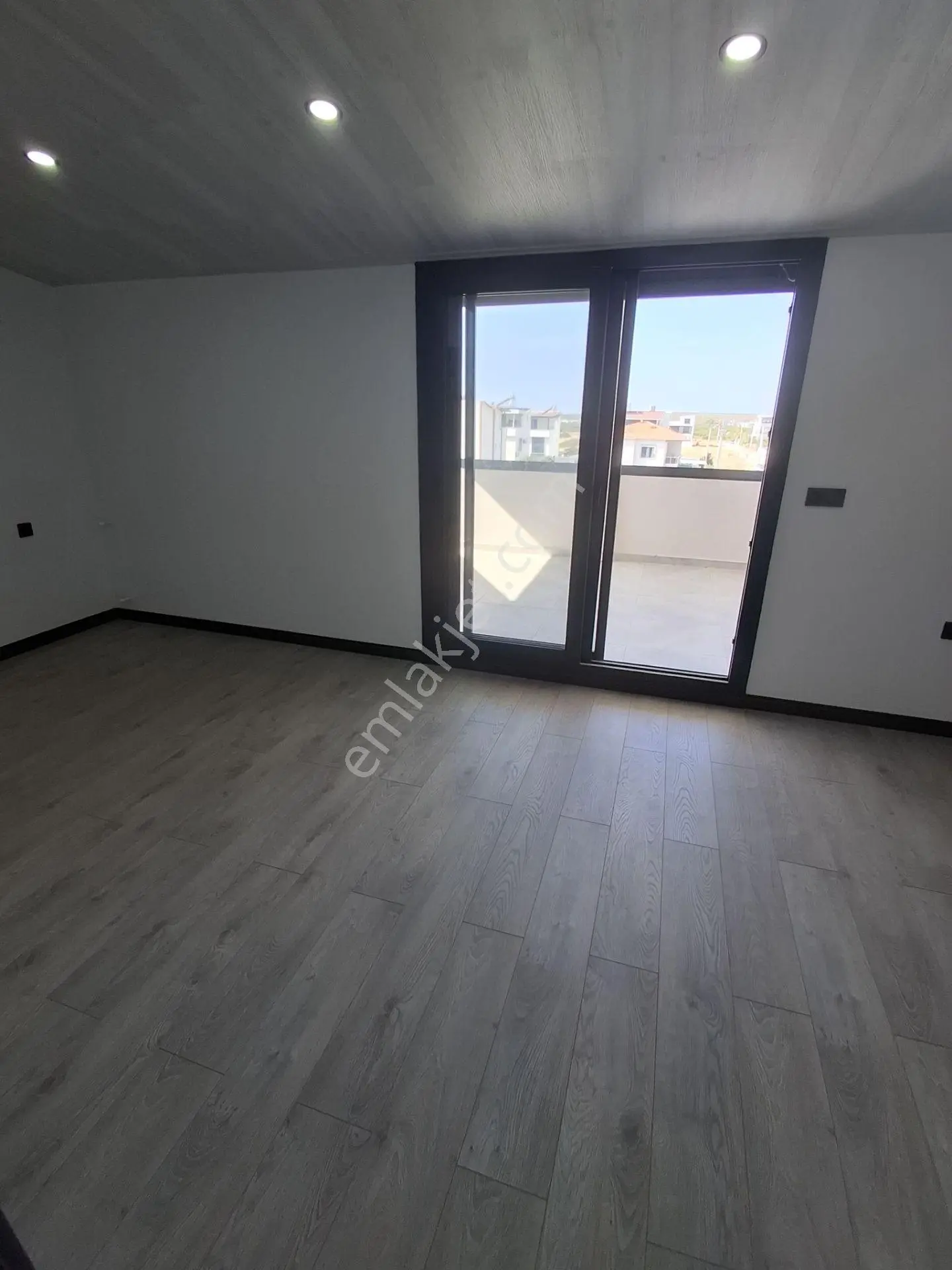 Didim Efeler Mahallesi'nde Havuzlu 3+1 Satılık Villa — fotoğraf 3