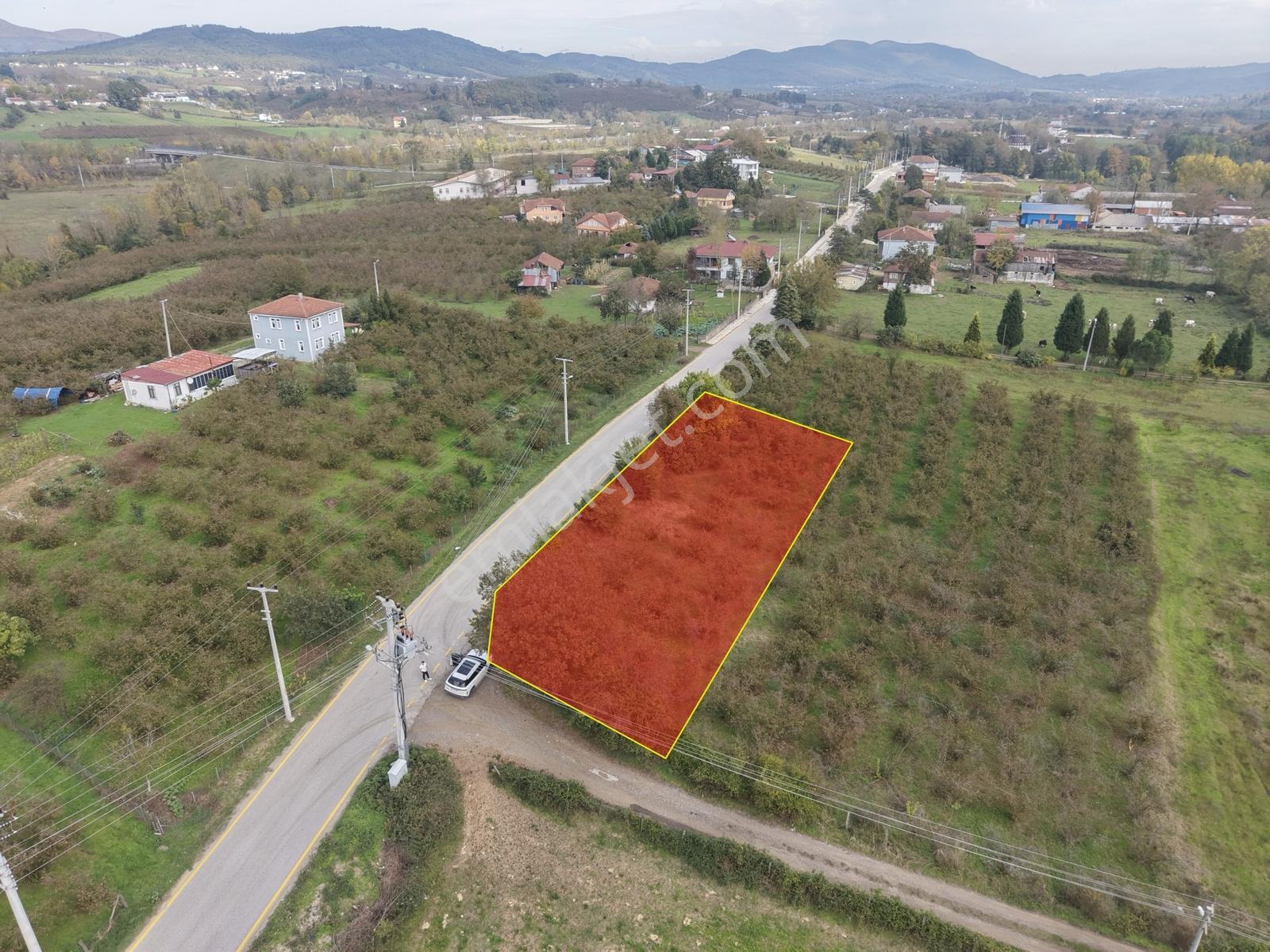 Emlakevim - Yeşilvadi Mah. De Satılık 1000 M2 İmarlı Arsa !! — fotoğraf 8