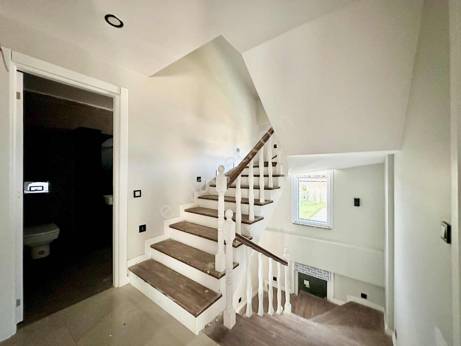 [kassel Yapı] 700m2 Bahçe - Havuz - 4+1 - Fırsat Villa !! — fotoğraf 18