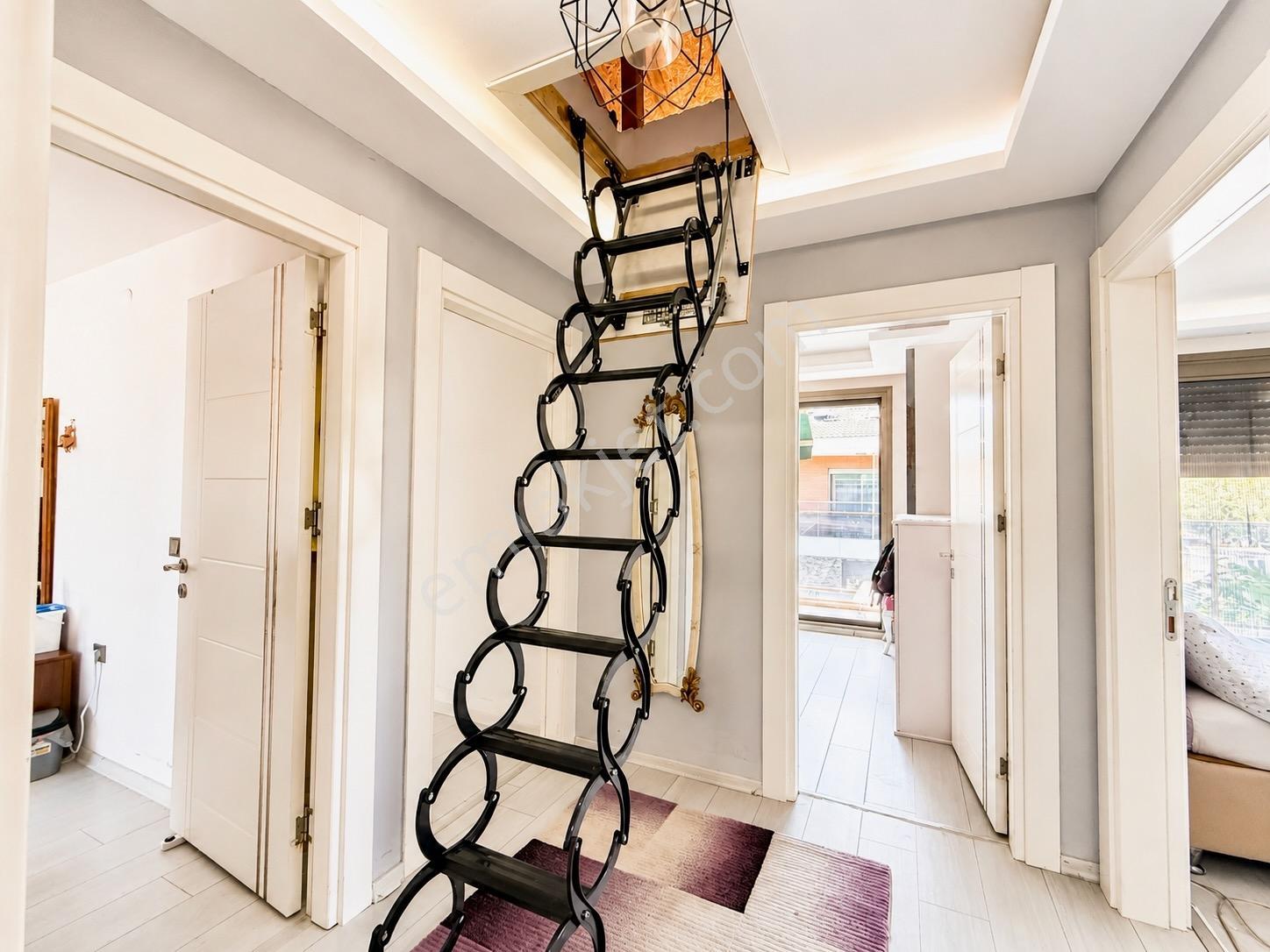 9 Çeşme Şifnede 5+1 Asansörlü, Isıtmalı Havuzlu, Müstakil Villa — fotoğraf 8