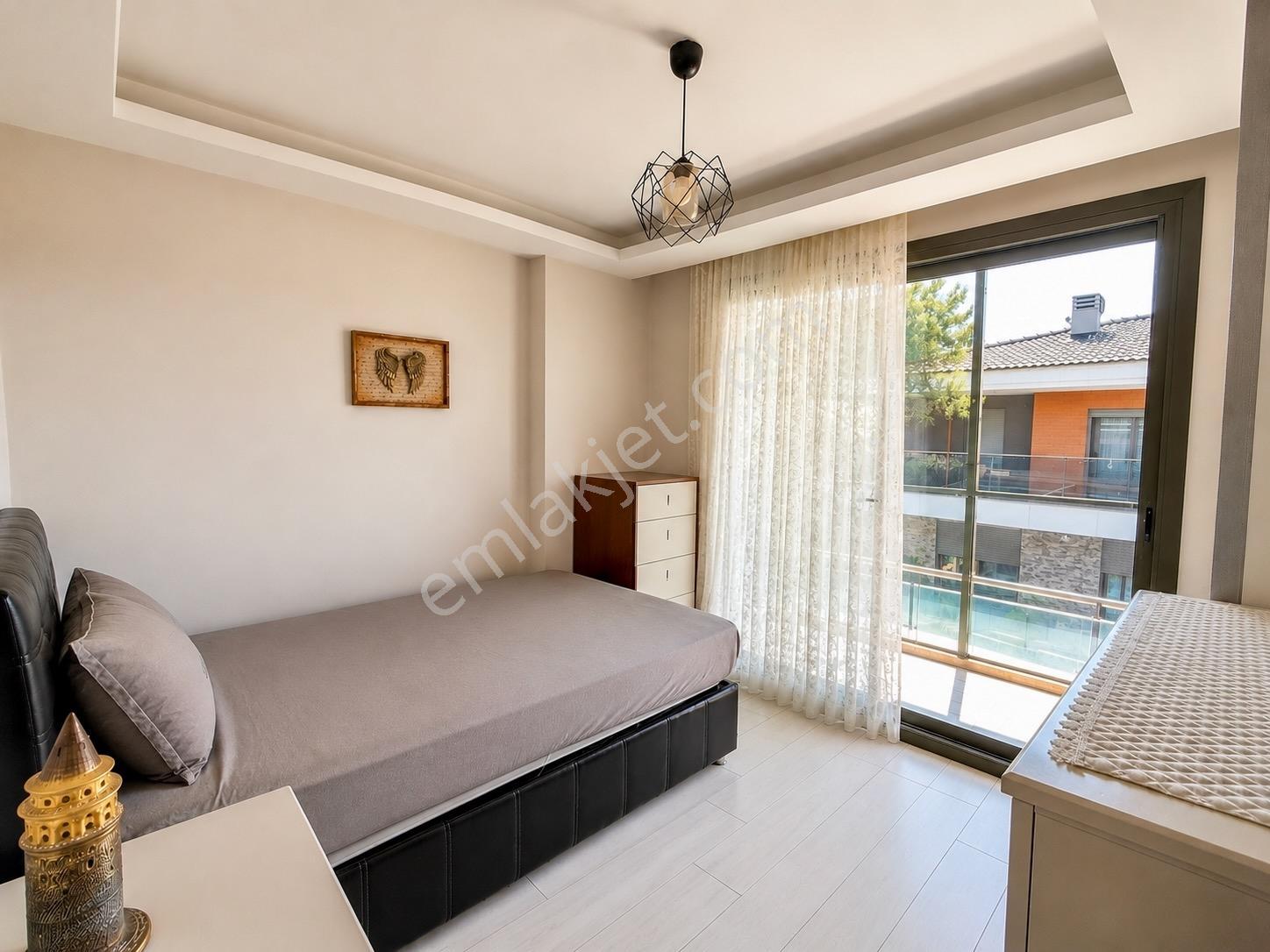 9 Çeşme Şifnede 5+1 Asansörlü, Isıtmalı Havuzlu, Müstakil Villa — fotoğraf 10
