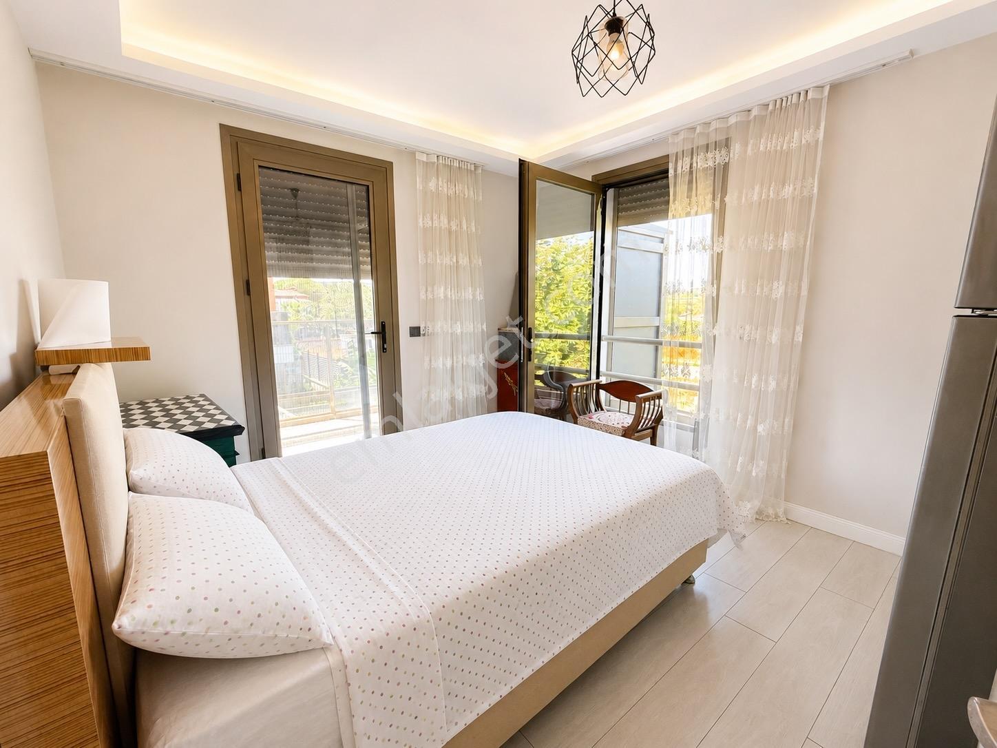 9 Çeşme Şifnede 5+1 Asansörlü, Isıtmalı Havuzlu, Müstakil Villa — fotoğraf 11