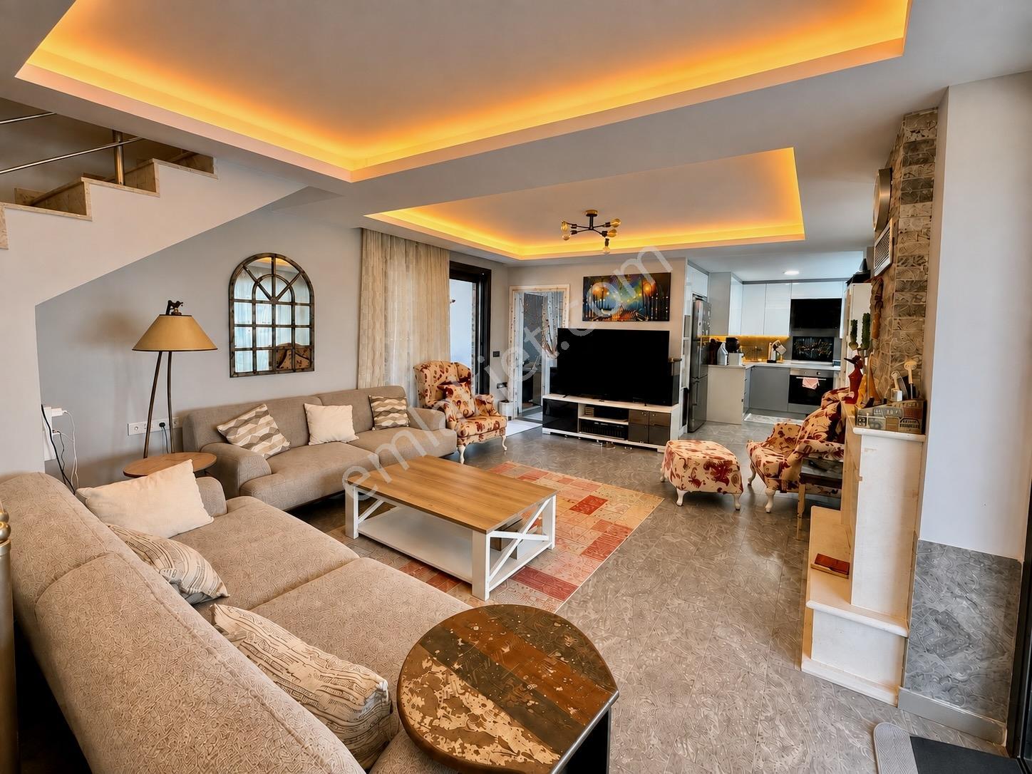 9 Çeşme Şifnede 5+1 Asansörlü, Isıtmalı Havuzlu, Müstakil Villa — fotoğraf 16