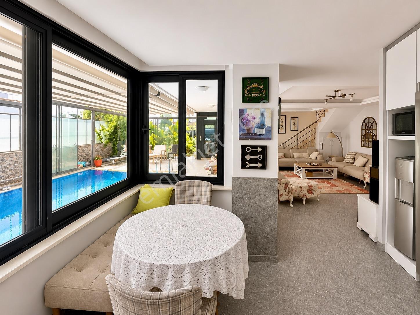 9 Çeşme Şifnede 5+1 Asansörlü, Isıtmalı Havuzlu, Müstakil Villa — fotoğraf 21