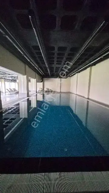 Küçükçekmece Halkalı Caddesi Üzerinde Atakent Brand 2 Sitesinde Arakat Satılık 1+1 72m2 Daire — fotoğraf 3