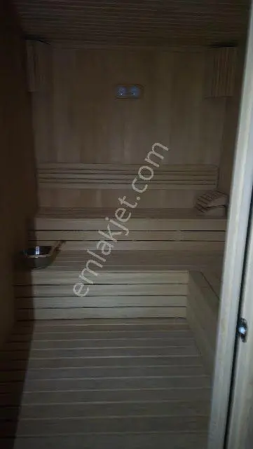 Küçükçekmece Halkalı Caddesi Üzerinde Atakent Brand 2 Sitesinde Arakat Satılık 1+1 72m2 Daire — fotoğraf 4