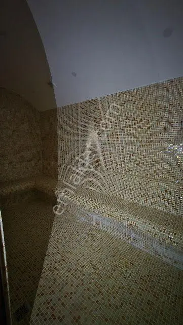 Küçükçekmece Halkalı Caddesi Üzerinde Atakent Brand 2 Sitesinde Arakat Satılık 1+1 72m2 Daire — fotoğraf 5