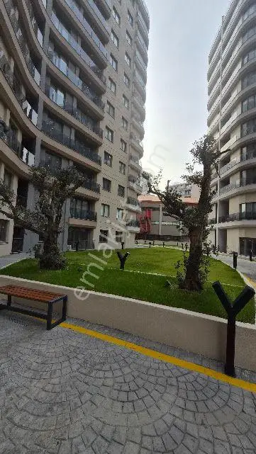 Küçükçekmece Halkalı Caddesi Üzerinde Atakent Brand 2 Sitesinde Arakat Satılık 1+1 72m2 Daire — fotoğraf 9