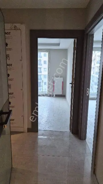Küçükçekmece Halkalı Caddesi Üzerinde Atakent Brand 2 Sitesinde Arakat Satılık 1+1 72m2 Daire — fotoğraf 13