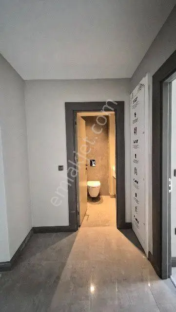 Küçükçekmece Halkalı Caddesi Üzerinde Atakent Brand 2 Sitesinde Arakat Satılık 1+1 72m2 Daire — fotoğraf 15