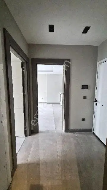 Küçükçekmece Halkalı Caddesi Üzerinde Atakent Brand 2 Sitesinde Arakat Satılık 1+1 72m2 Daire — fotoğraf 20