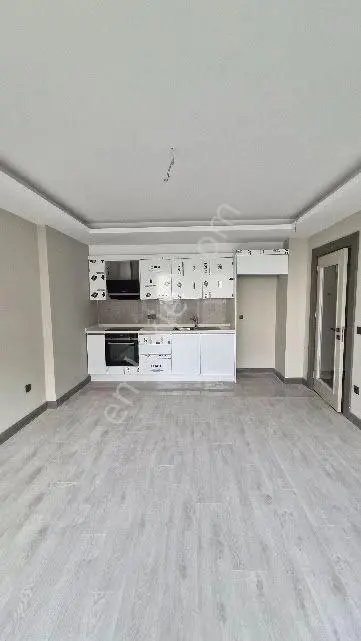 Küçükçekmece Halkalı Caddesi Üzerinde Atakent Brand 2 Sitesinde Arakat Satılık 1+1 72m2 Daire — fotoğraf 22