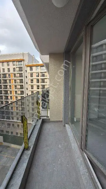 Küçükçekmece Halkalı Caddesi Üzerinde Atakent Brand 2 Sitesinde Arakat Satılık 1+1 72m2 Daire — fotoğraf 27