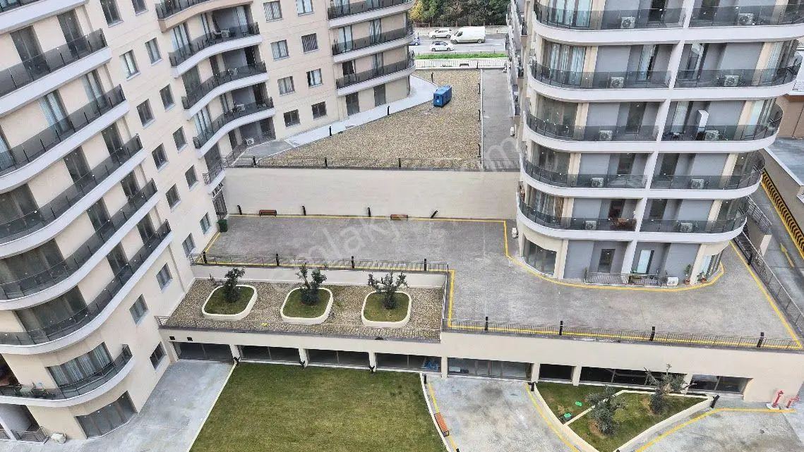 Küçükçekmece Halkalı Caddesi Üzerinde Atakent Brand 2 Sitesinde Arakat Satılık 1+1 72m2 Daire — fotoğraf 28