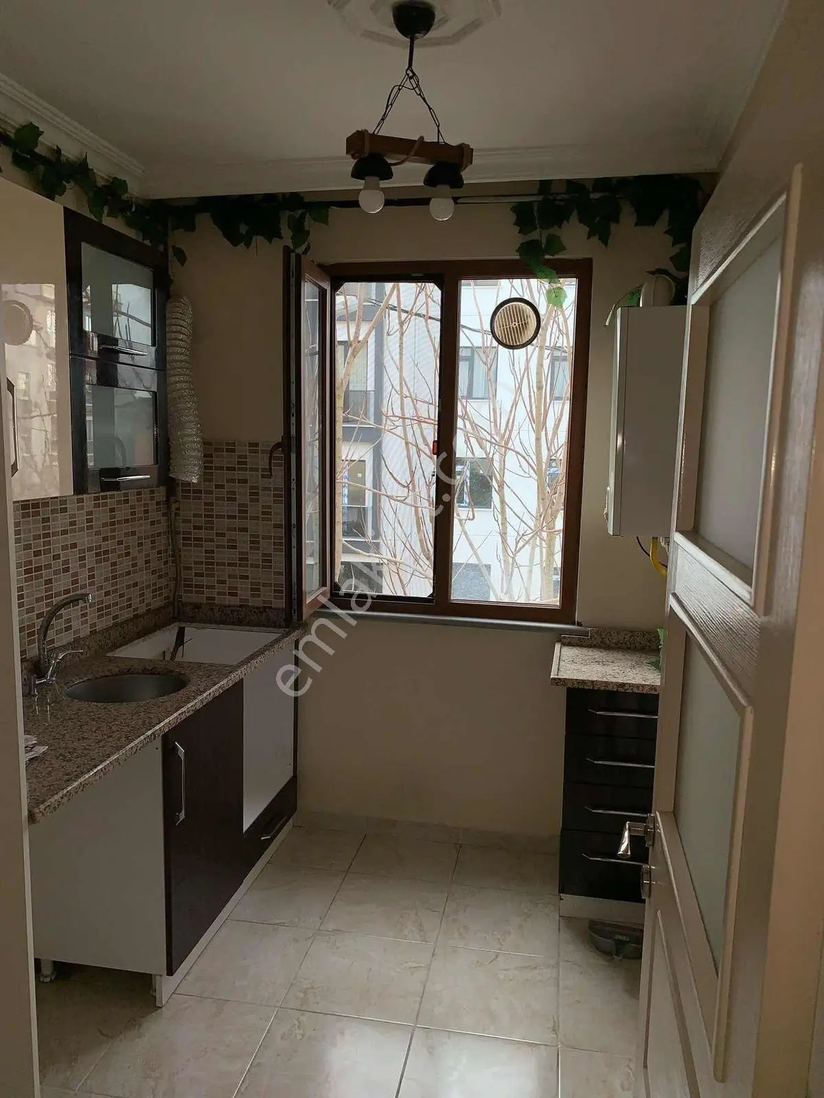 Metroya Yakın 2+1 Arakat Daire(evim Kuruluşlarına Uygun) — fotoğraf 9