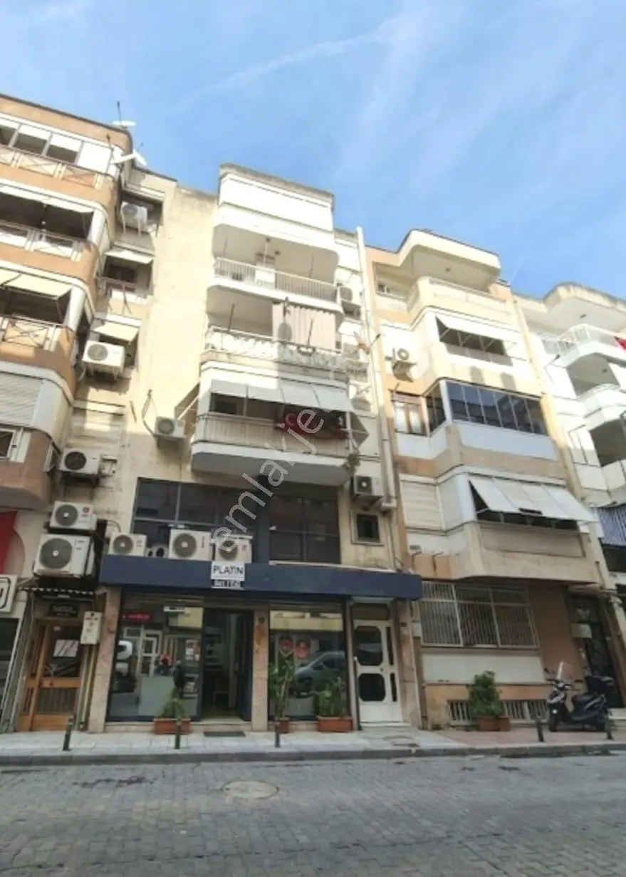 29 Karşıyaka Nergız De 2+1 Satılık Arakat Daıre — fotoğraf 22