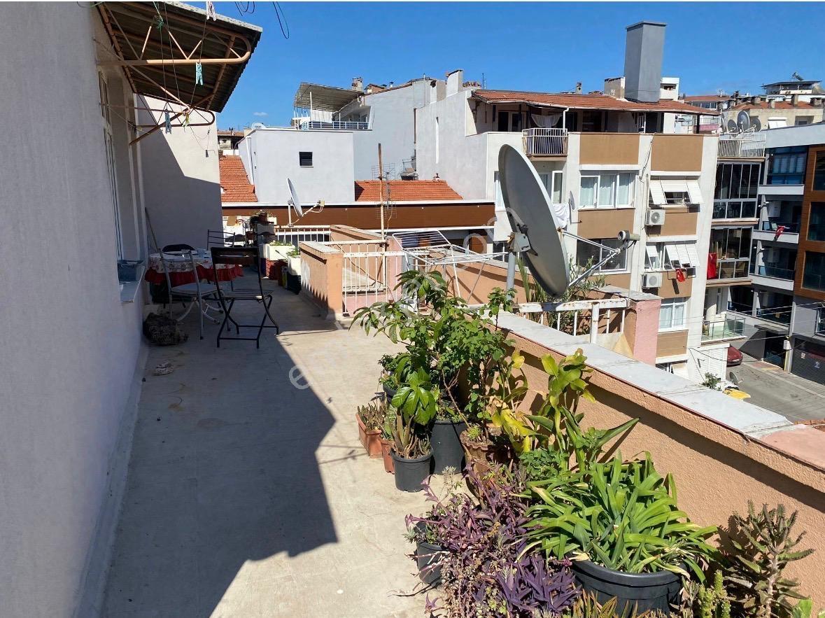 20 Konak Çankaya Mah. Satılık 3+1 Daıre — fotoğraf 11