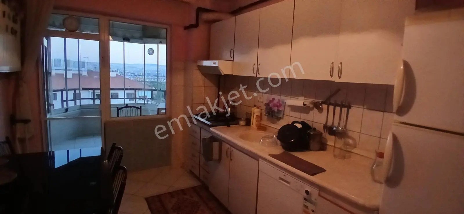 Nezih Bir Aile Sitesinde Yemyeşil Peyzaj Satılık 3+1 — fotoğraf 6